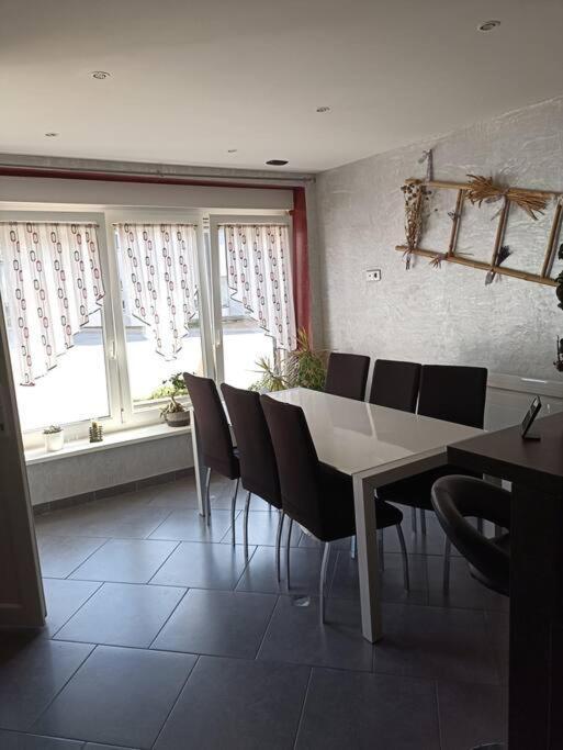 Appartement De 70M2 Tout Equipe Hargarten-aux-Mines Exterior foto